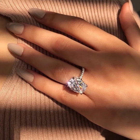 NEW 18K OVAL CUT DIAMOND STERLING SILVER RING - Picture 6 of 8